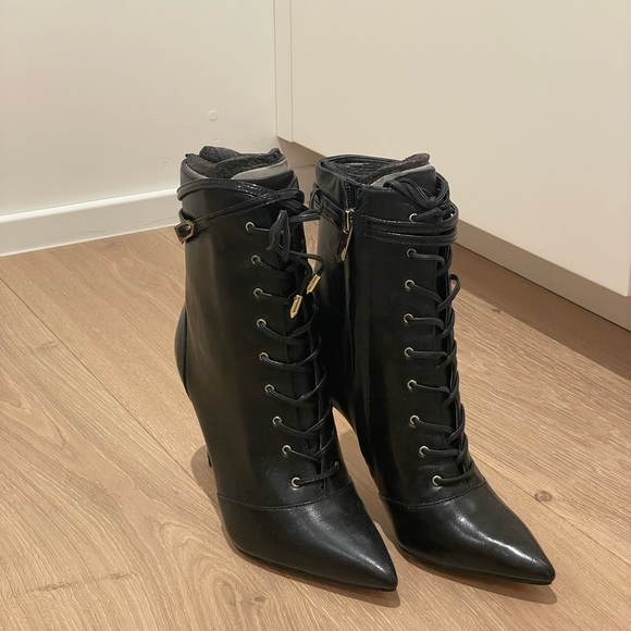 Sam Edelman Bryton Pointy Toe Lace Up Bootie - Picture 2 of 5